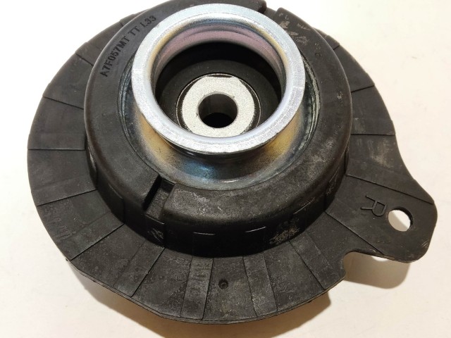 Alfa Romeo Giulietta utángyártott új, jobb oldali toronycsapágy gumiszilnettel  51810638