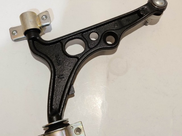 Fiat Bravo, Brava utángyártott új bal első alsó rengőkar 