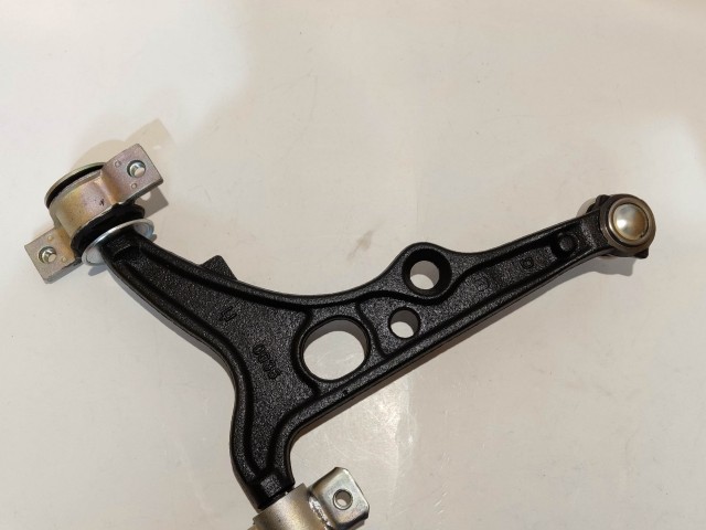 Fiat Bravo, Brava utángyártott új, jobb első lengőkar 46423823