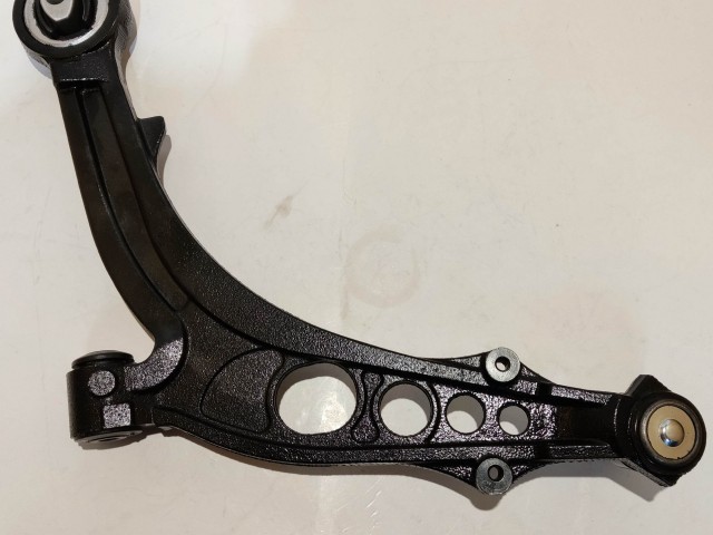 Fiat Punto II.-III. utángyártott új jobb első alsó lengőkar