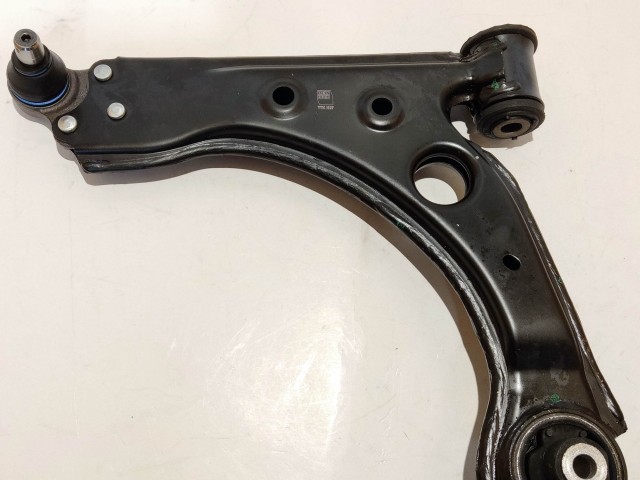 Fiat Bravo 2007-2014, Lancia Delta 2008-2014 utángyártott új bal első alsó lengőkar