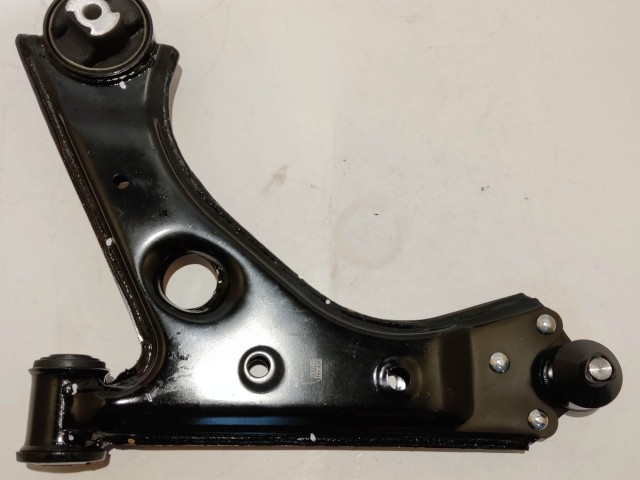 Fiat Grande Punto utángyártott új, bal első alsó lengőkar