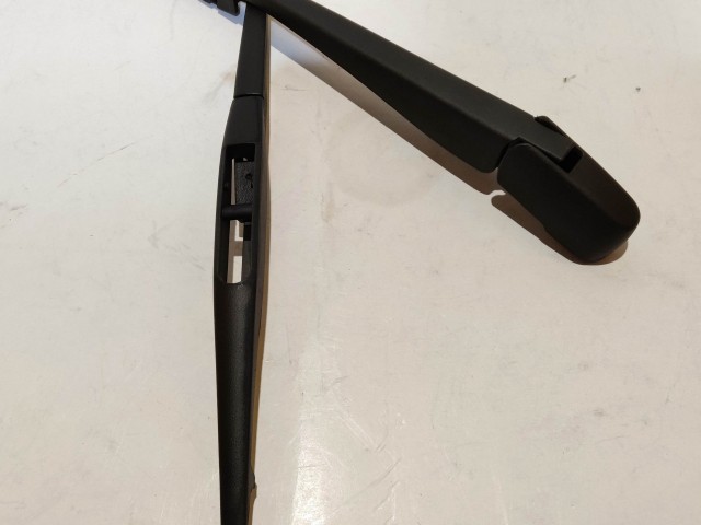 Suzuki SX4 2007- utángyártott új, hátsó ablaktörlő kar lapáttal