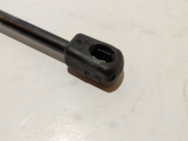 Fiat Multipla utángyártott új csomagtérajtó teleszkóp 