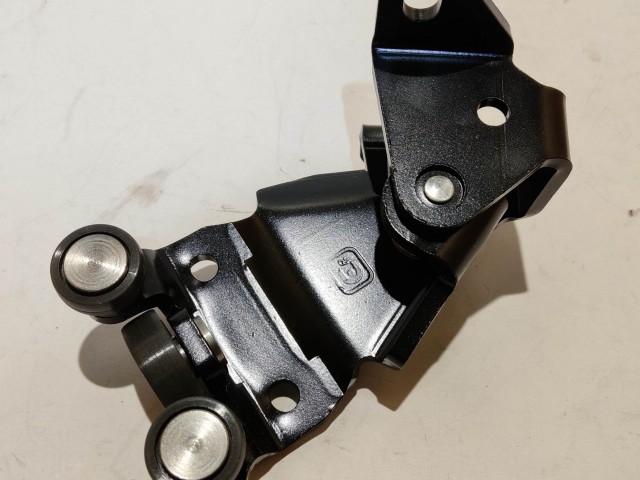 Fiat Scudo, Citroen Jumpy, Peugeot Expert 1995-2006 utángyártott új jobb oldali középső tolóajtó görgő