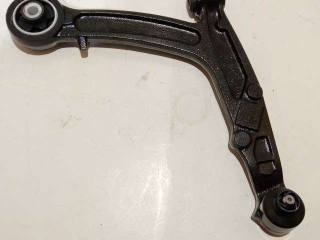 Fiat Panda II. 2003-2012 utángyártott új, jobb első lengőkar 51857134