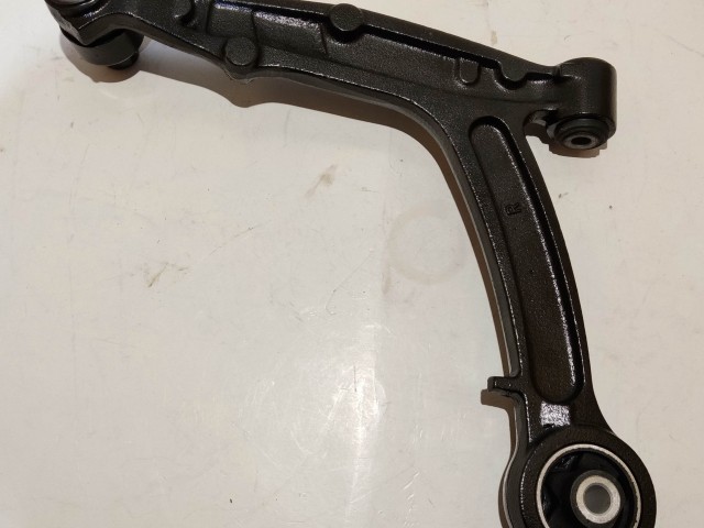 Fiat Panda II. 2003-2012 utángyártott új, jobb első lengőkar 51857134