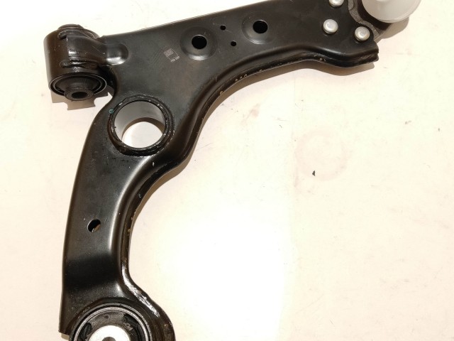 Alfa Romeo Giulietta utángyártott új, jobb első lengőkar