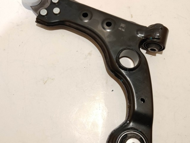 Alfa Romeo Giulietta utángyártott új, bal első lengőkar