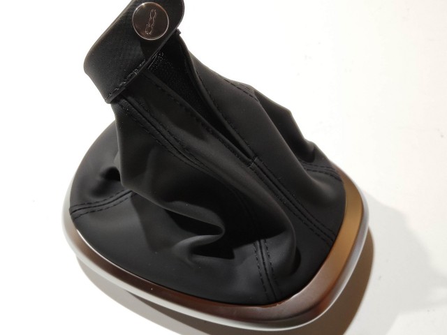 Fiat 500L gyári új váltószoknya 735576477