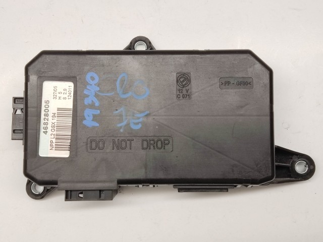 Fiat Croma 46828005 számú, jobb első ablakemelő vezérlő