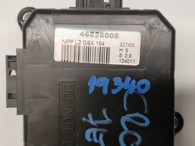 Fiat Croma 46828005 számú, jobb első ablakemelő vezérlő