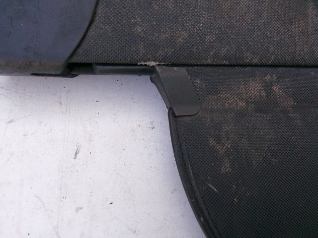 198835 Audi A6 (C6/4F) 2004-2011 Kalaptartó, a képen látható beakasztó sérüléssel