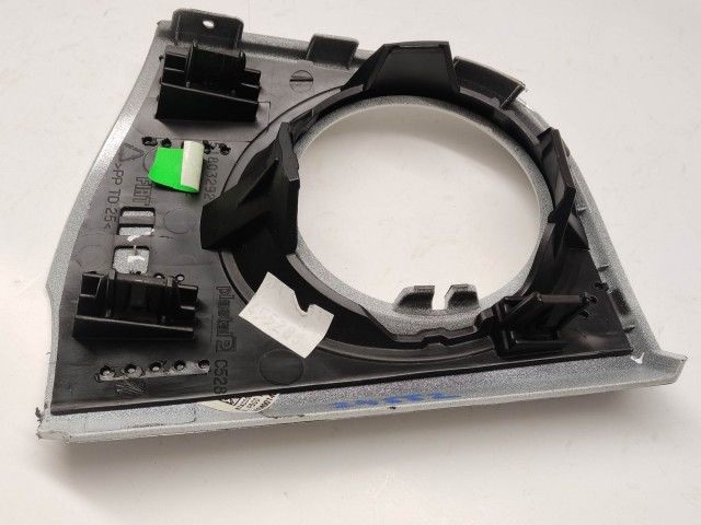 24552 Fiat 500 2007-2015 bal oldali, fehér színű műszerfalpárna betét