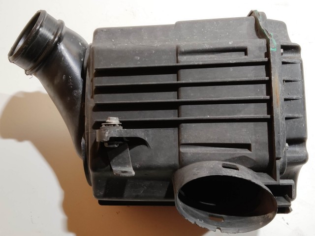 199201 Alfa Romeo 159 légszűrőház, a képen látható rögzítő fülek töröttek!