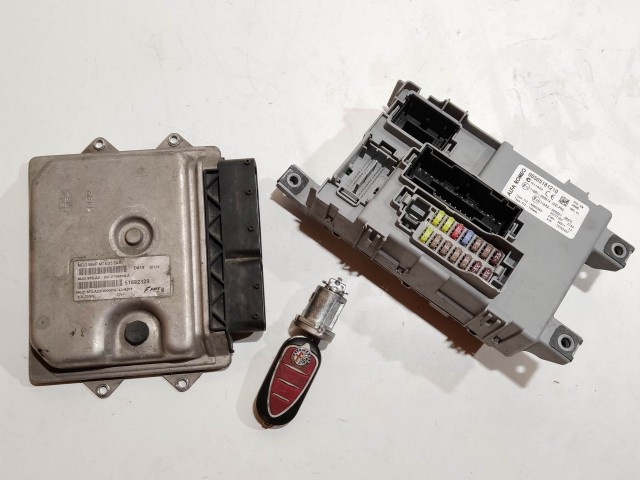 199253 Alfa Romeo MiTo 1,3 16v Diesel motorvezérlő szett 51892329