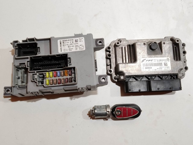  Alfa Romeo MiTo 2008. - 2018. 1,4 16v T-Jet motorvezérlő 51864444, 0261S05142