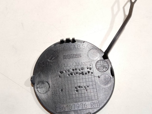 Alfa Romeo Giulia 2016- gyári új  jobb első vonószem takaró  156115005