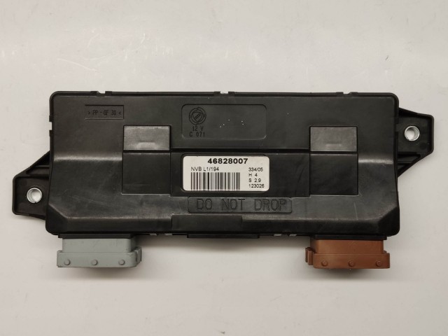 Fiat Croma 46828007 számú ablakemelő vezérlő