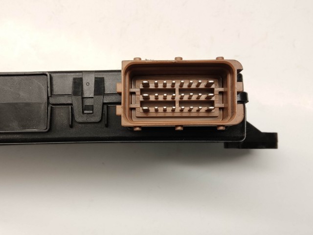 Fiat Croma 46828007 számú ablakemelő vezérlő