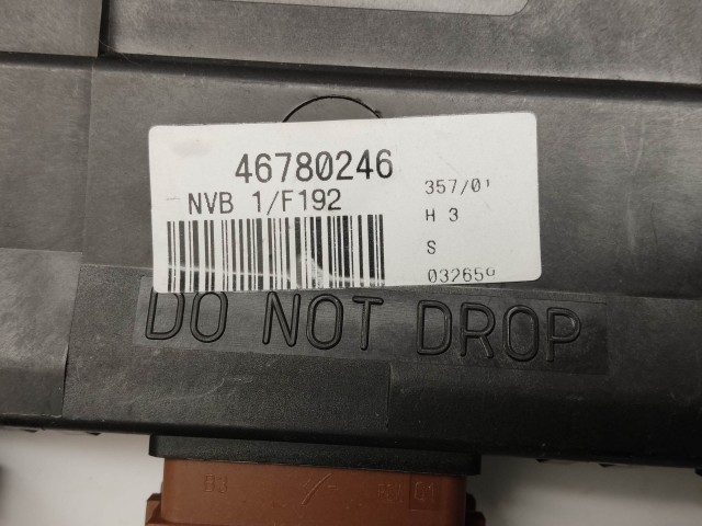 Fiat Stilo 46780246 számú ablakemelő vezérlő