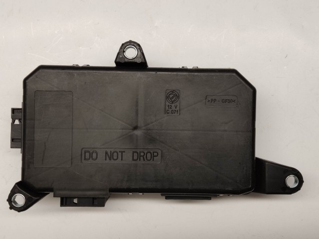 Alfa Romeo 159 50504214 számú, bal első ablakemelő vezérlő