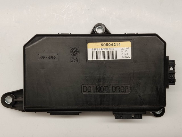 Alfa Romeo 159 50504214 számú, bal első ablakemelő vezérlő