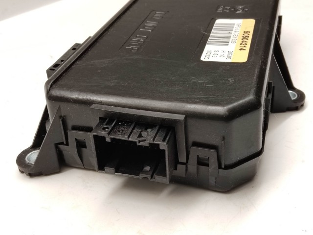 Alfa Romeo 159 50504214 számú, bal első ablakemelő vezérlő