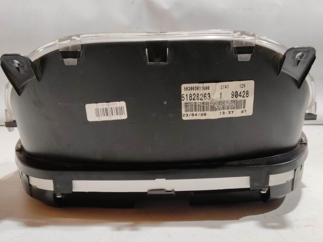 199427 Fiat Grande Punto 2005-2009 benzines, nagy kijelzős óracsoport, a képen látható sérüléssel 51828263