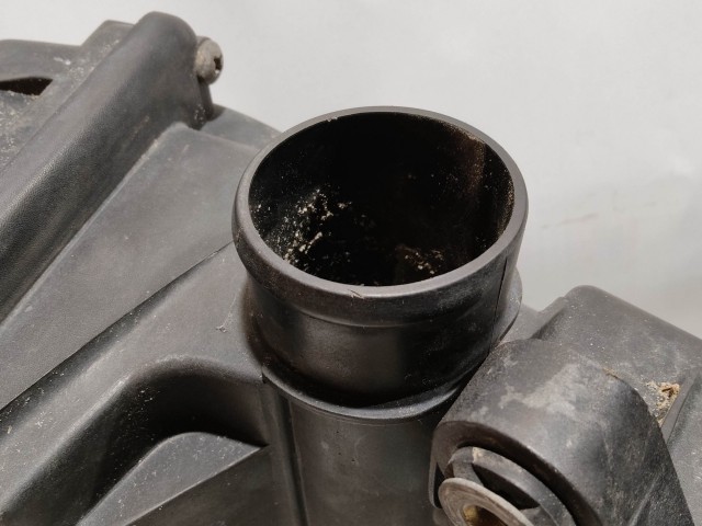 199457 Fiat Punto II.-III. 1,2 16v benzin légszűrőház, a képen látható sérüléssel