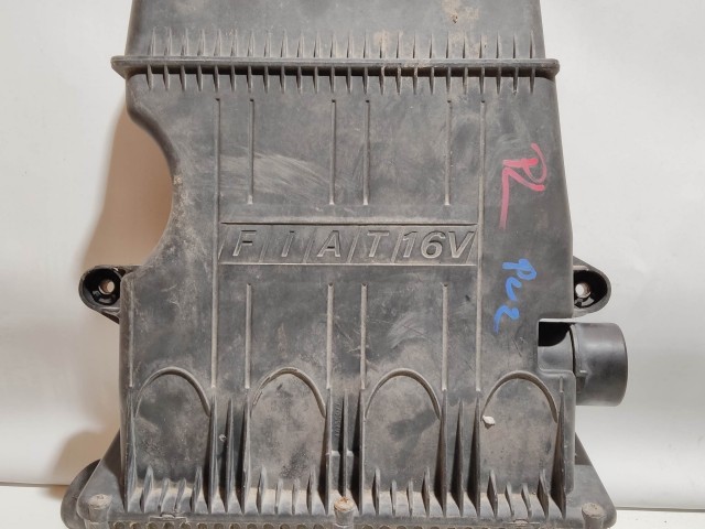 199457 Fiat Punto II.-III. 1,2 16v benzin légszűrőház, a képen látható sérüléssel