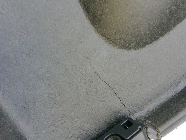 198904 Chevrolet Aveo 2008-2011 Kalaptartó, a képen látható sérüléssel