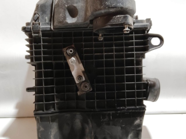 199515 Alfa Romeo GT, 147 1,9 Diesel légszűrőház a képen látható sérüléssel 46794400