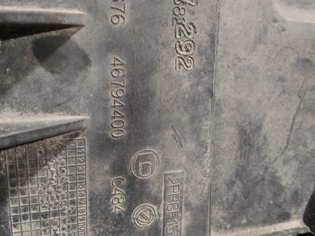 199515 Alfa Romeo GT, 147 1,9 Diesel légszűrőház a képen látható sérüléssel 46794400