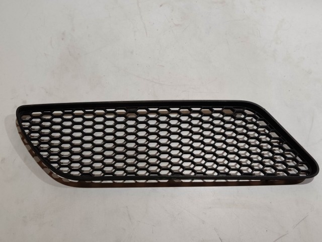 199527 Alfa Romeo 147 2005-2010  Jobb első díszrács a képen látható sérüléssel