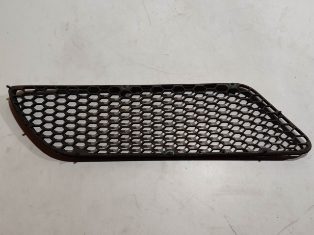 199528 Alfa Romeo 147 2005-2010 bal első díszrács a képen látható sérüléssel