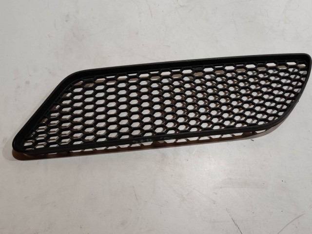 199528 Alfa Romeo 147 2005-2010 bal első díszrács a képen látható sérüléssel