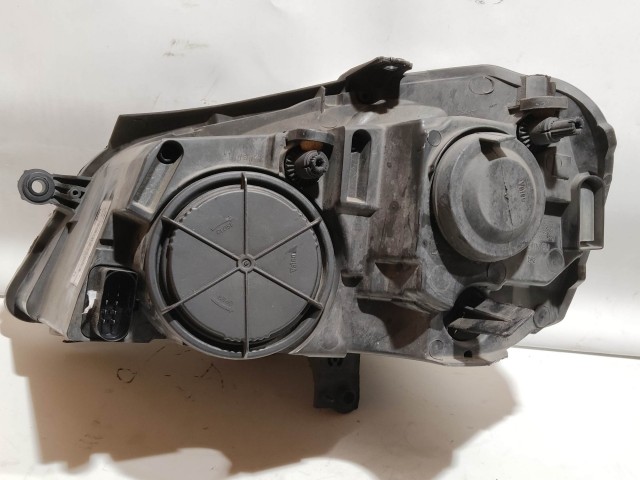 199575 Volkswagen Polo 9N 2001-2009 jobb első fényszóró, a képen látható sérüléssel