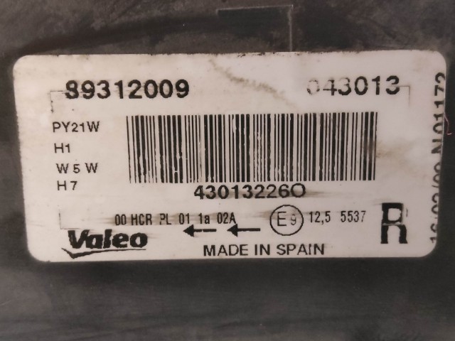 199575 Volkswagen Polo 9N 2001-2009 jobb első fényszóró, a képen látható sérüléssel