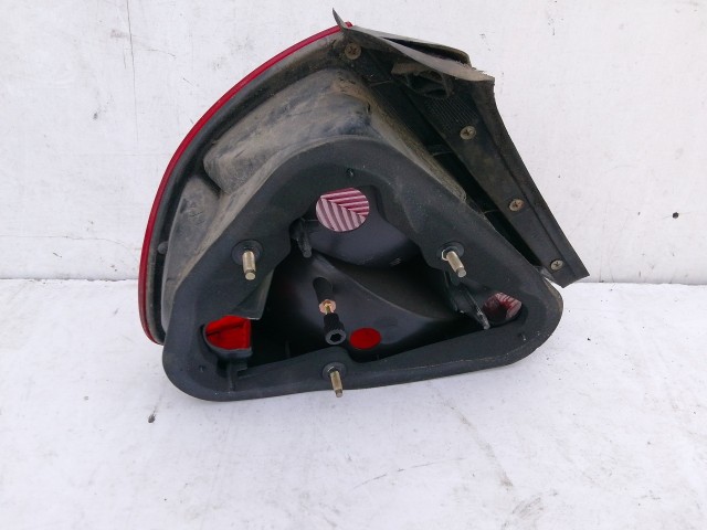 198994 Lancia Lybra 1999-2005 limuzin (szedán) jobb hátsó lámpa, izzófoglalat nélkül!!