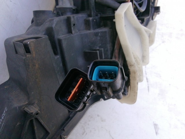 198988 Peugeot 4007 2007-2012 Jobb első Xenon Fényszóró, a képen látható matt plexivel!!!!