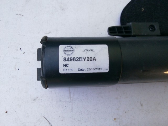 199920 Nissan Qashqai+2  J10  2009-2013 kalaptartó (csomagtér roló)