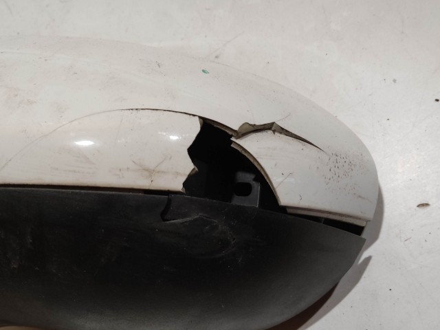 199953 Kia Rio 2011-2017 bal oldali visszapillantó tükör, a képen látható sérüléssel