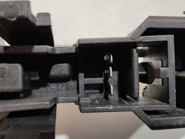 200083 Alfa Romeo 159 2005-2011 bal hátsó belső lámpa Izzó foglalat 50504822