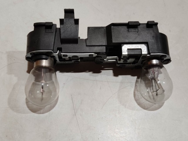 200083 Alfa Romeo 159 2005-2011 bal hátsó belső lámpa Izzó foglalat 50504822