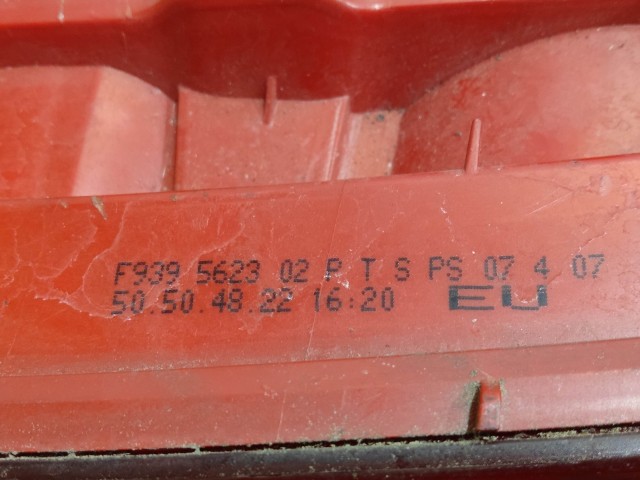 200087 Alfa Romeo 159 2005-2011 bal hátsó belső lámpa, izzófoglalat nélkűl!