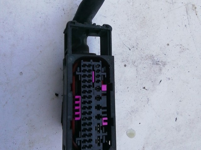 199867 Audi A4 B6 2000-2004 Abs elektromos csatlakozó 8E0614517