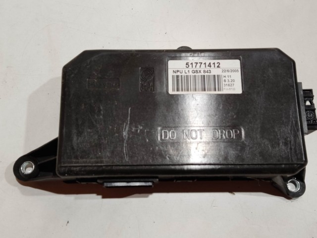 Lancia Ypsilon II. 2003-2011 bal oldali ablakemelő vezérlő 51771412