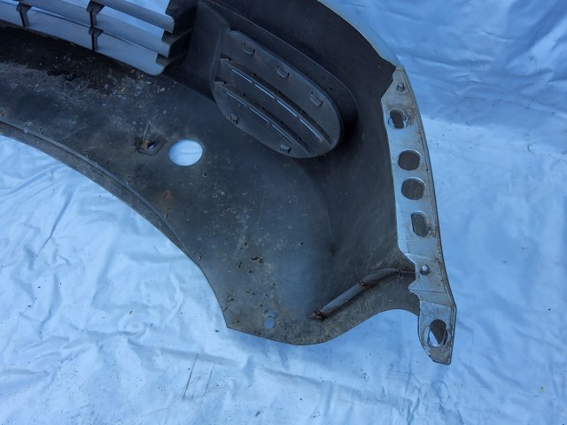 200152 Fiat Multipla 2004-2010 első lökhárító, a képen látható sérüléssel