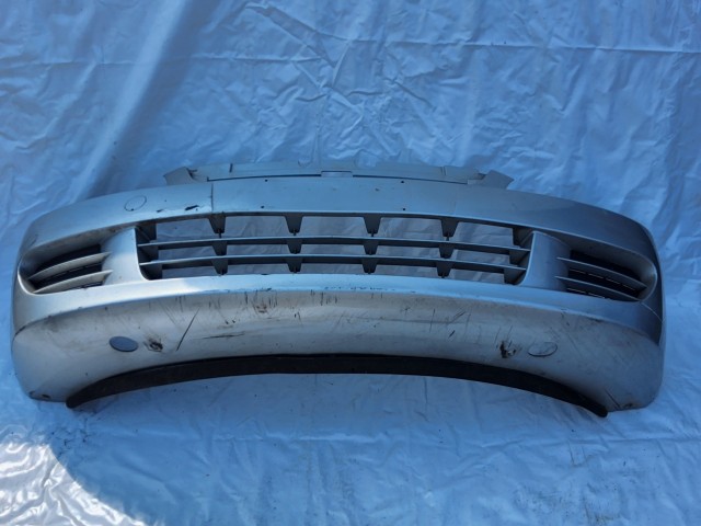 200152 Fiat Multipla 2004-2010 első lökhárító, a képen látható sérüléssel